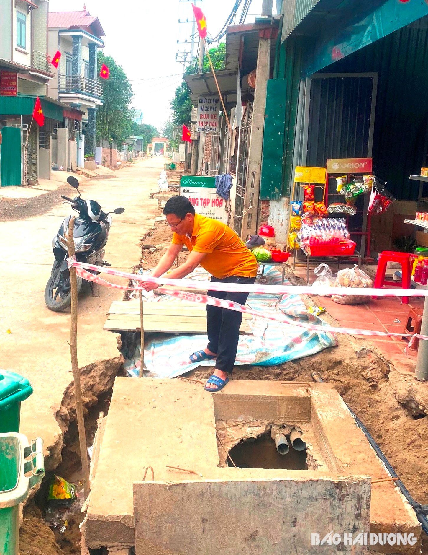 The main road of Phuc Cau village, Cam Phuc commune (Cam Giang) was widened by land donated by the people to more than 5 meters.