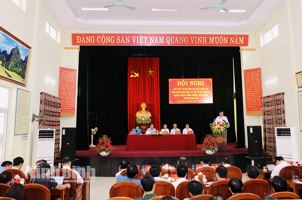 Vice Chairwoman of the National Assembly Nguyen Thi Thanh met with voters of Kim Son district.