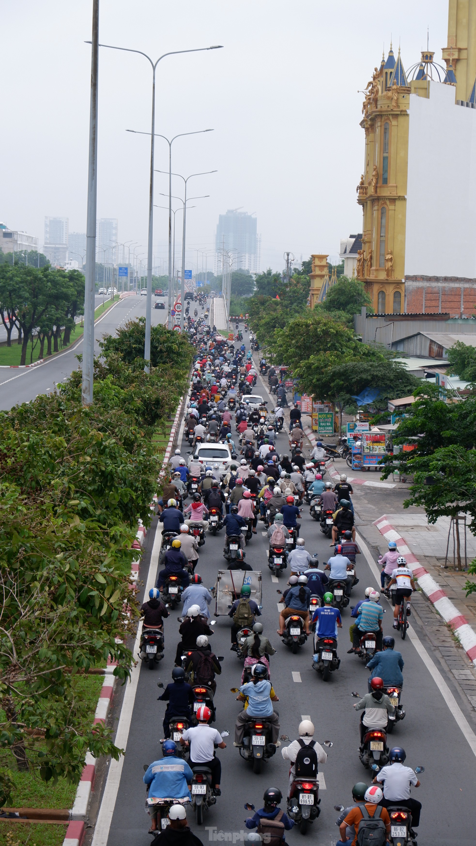 Der Himmel über Ho-Chi-Minh-Stadt ist dunstig, Feinstaub überschreitet die Standards Foto 4