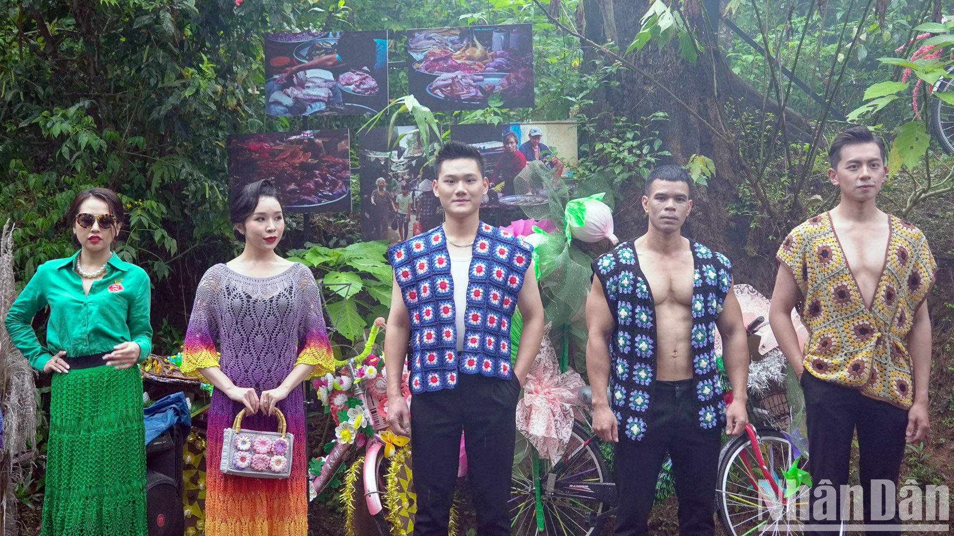 “Knitting spring clothes” in the chilly weather of Dalat photo 12