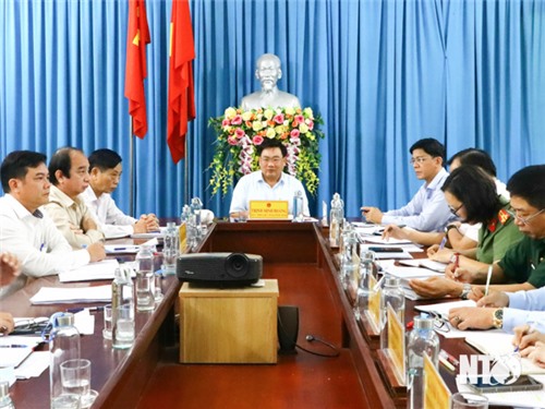 El camarada Trinh Minh Hoang, Vicepresidente del Comité Popular Provincial, trabajó con el Departamento de Agricultura y Desarrollo Rural.