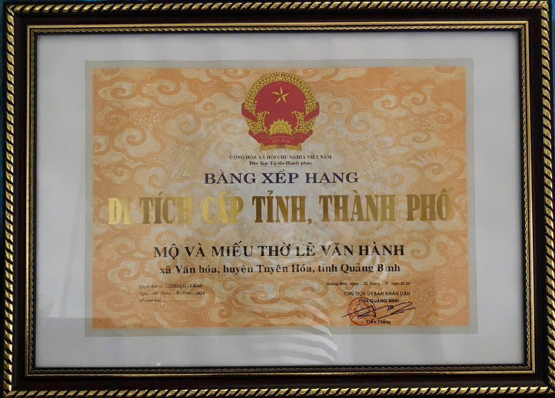 Certificate of recognition of Le Van Hanh's tomb and temple as a provincial historical relic.