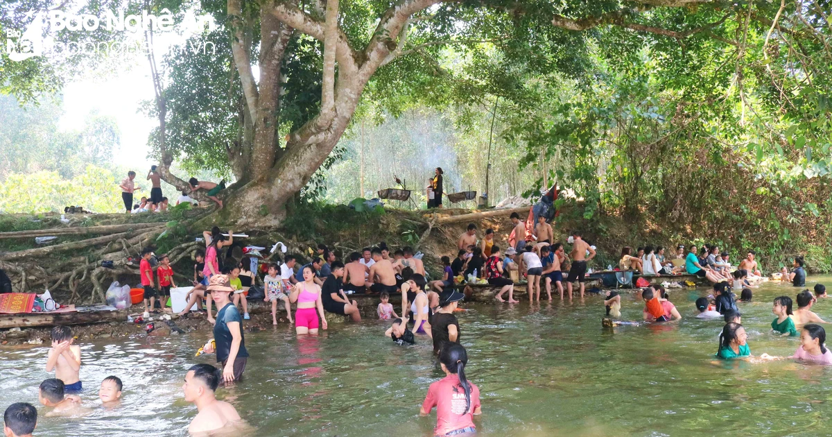 Los arroyos y cascadas fronterizos atraen a los visitantes en los días calurosos.