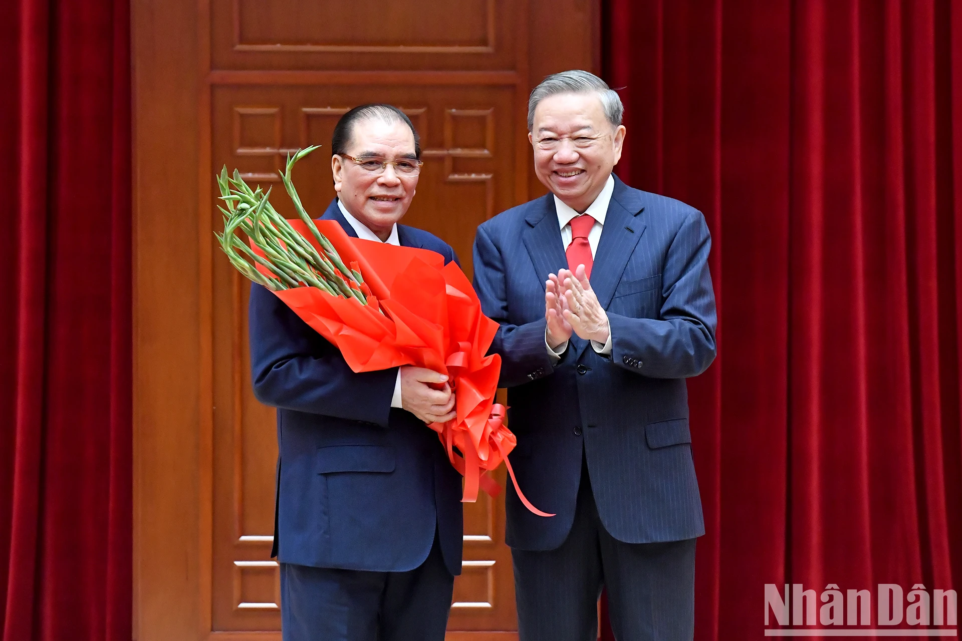 [Ảnh] Lễ trao Huân chương Sao vàng, Huân chương Hồ Chí Minh và Huy hiệu Đảng tặng các đồng chí nguyên lãnh đạo Đảng, Nhà nước ảnh 3