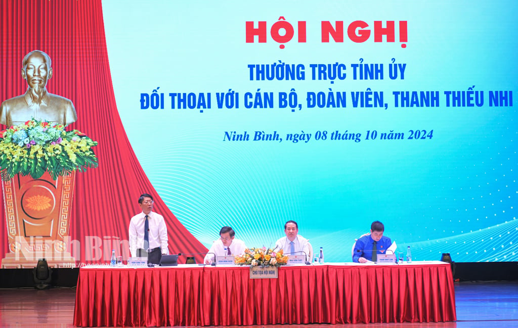 Thường trực Tỉnh ủy đối thoại với cán bộ đoàn viên thanh thiếu nhi