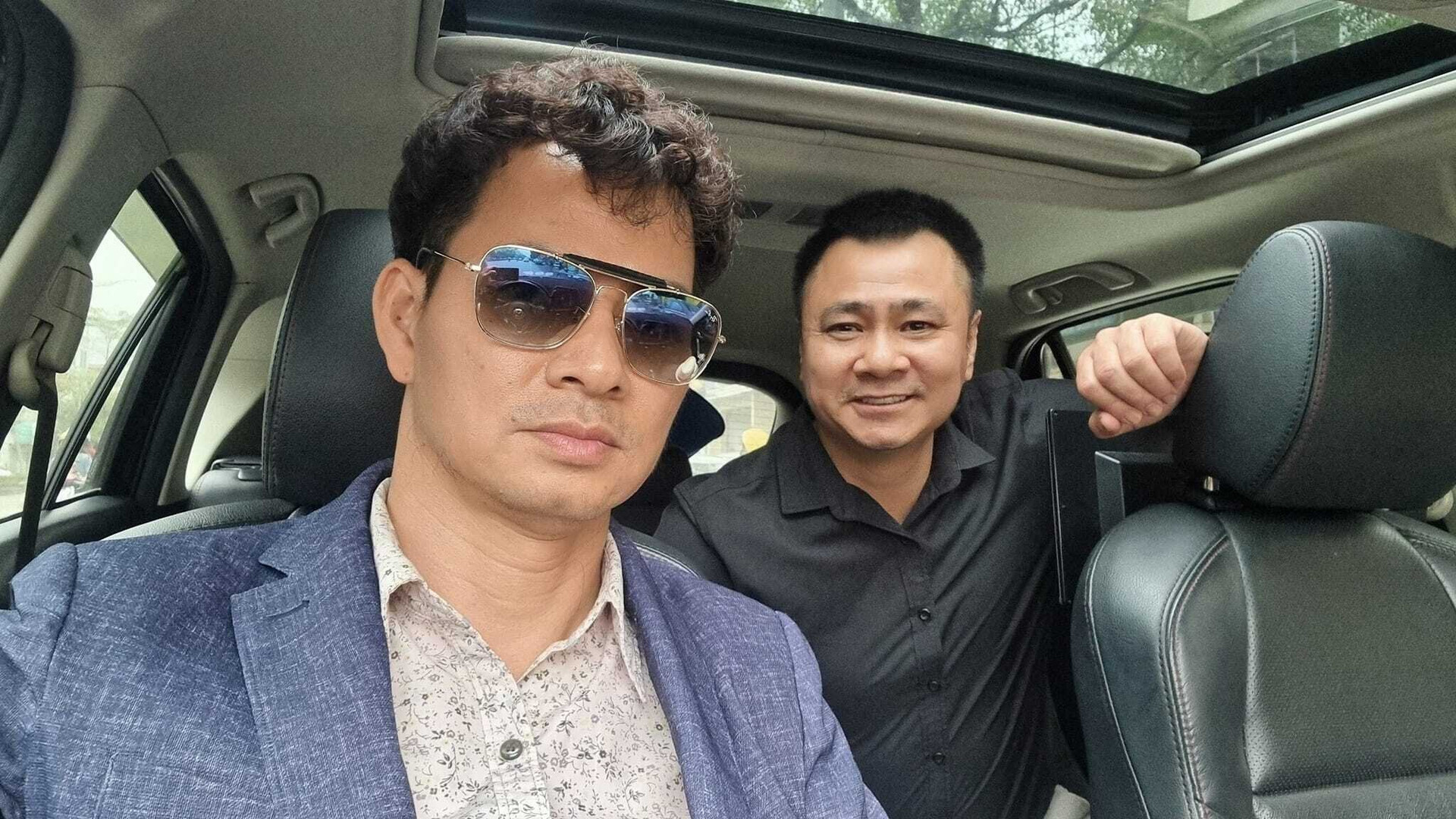 Xuân Bắc chia sẻ hình ảnh đưa Tự Long ra sân bay để vào TP.HCM ghi hình chương trình ''Anh trai vượt ngàn chông gai''.