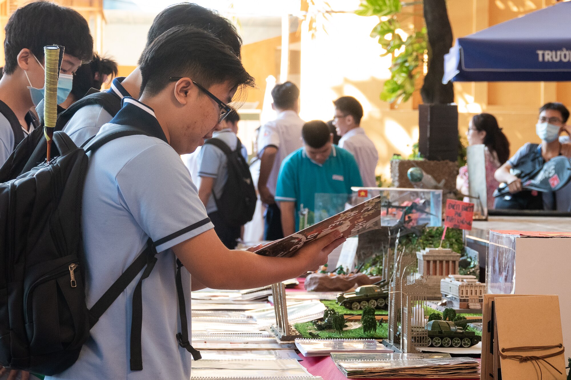 Học sinh cải biên vở cải lương 'Khách sạn Hào Hoa' thành kịch để học lịch sử- Ảnh 5.