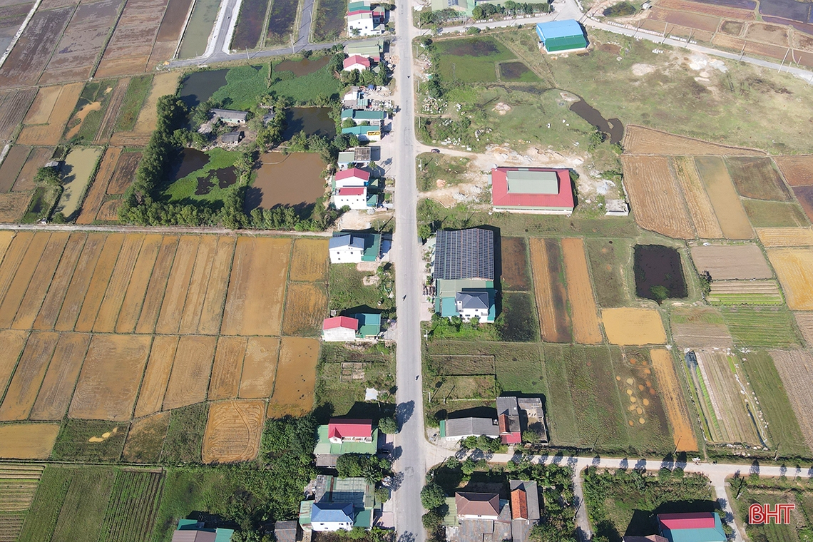 How is the extended Xo Viet Nghe Tinh road project invested?