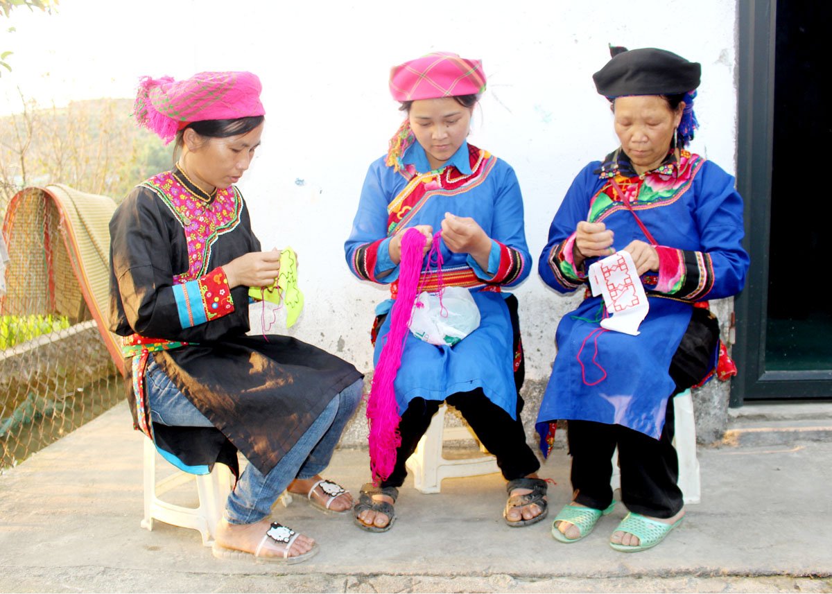 Preserving the brocade embroidery craft of the Co Lao ethnic group