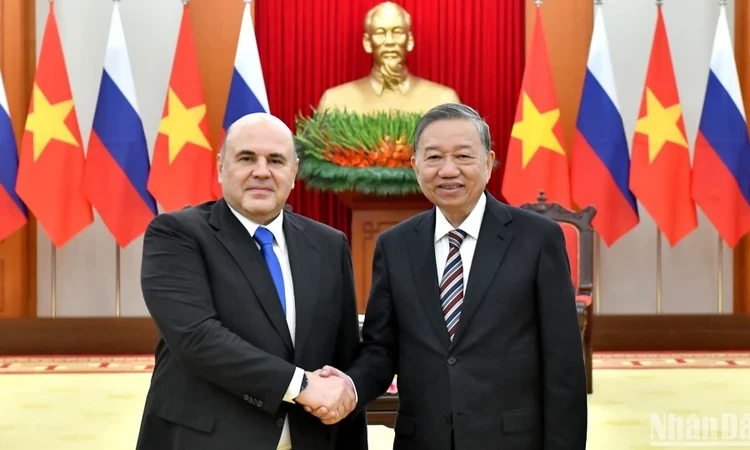 General Secretary To Lam receives Russian Prime Minister Mikhail Mishustin