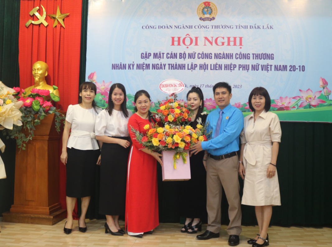 Gặp mặt nữ công ngành Công thương