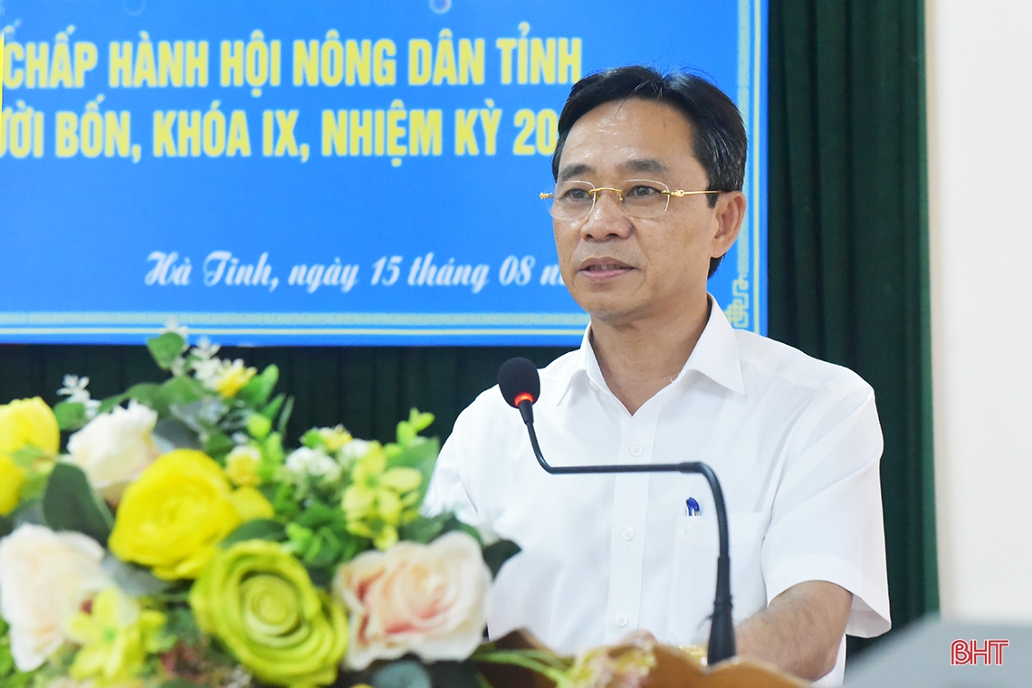 Mr. Ngo Van Huynh was elected Chairman of Ha Tinh Farmers' Association.