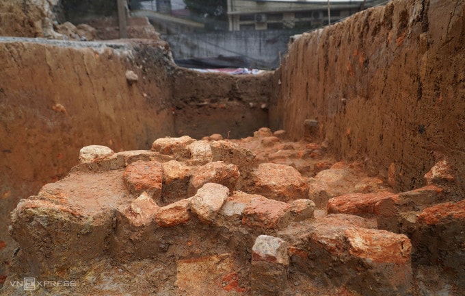 Découverte des vestiges de l'ancienne citadelle de Hoa Lu lors du creusement des fondations d'une maison