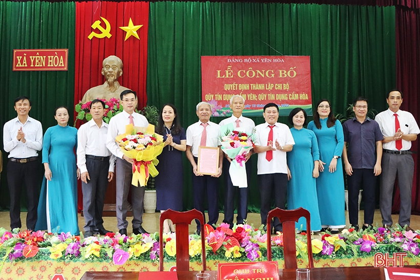 Establishing 2 new Party cells in enterprises in Cam Xuyen