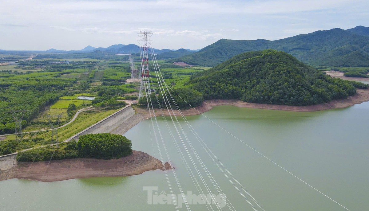 Panorama der 500-kV-Leitung 3 durch Ha Tinh vor der Ziellinie Foto 19