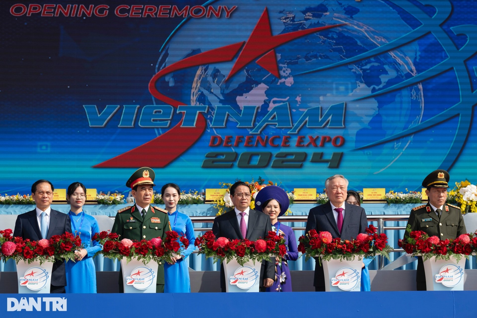 Mãn nhãn hình ảnh Lễ khai mạc Triển lãm Quốc phòng quốc tế Việt Nam 2024 - 4