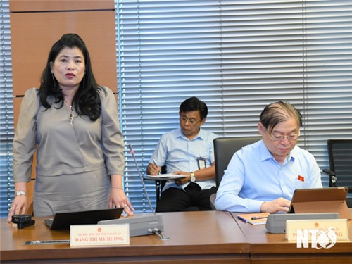 La delegación de diputados de la Asamblea Nacional de la provincia de Ninh Thuan discutió en el Grupo de Comentarios el proyecto de ley que modifica y complementa una serie de artículos de la Ley de Normas y Reglamentos Técnicos.