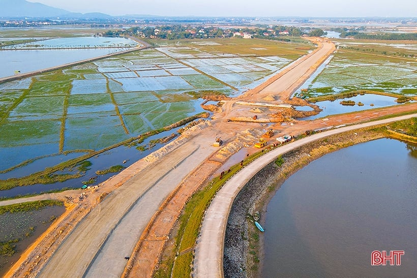 Những “viên gạch hồng” hiện thực hóa tiềm năng và khát vọng của Hà Tĩnh