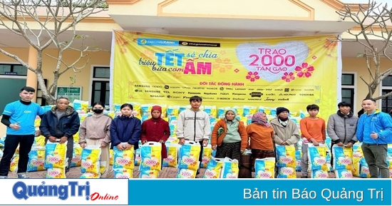 Dien May Xanh donated 41 tons of rice to Quang Tri people