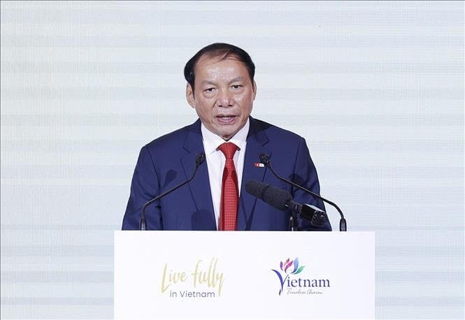 Premierminister Pham Minh Chinh nimmt am vietnamesisch-koreanischen Forum zur Förderung des Tourismus und der kulturellen Zusammenarbeit teil