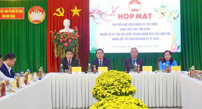 Họp mặt nhân sĩ, trí thức, chức sắc các tôn giáo, người có uy tín tiêu biểu trong đồng bào các dân tộc nhân dịp Tết Nguyên đán Ất Tỵ năm 2025