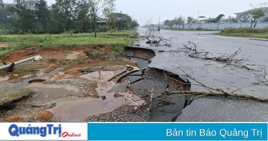 Nguyen Huu Tho Street has landslides, posing potential traffic safety risks