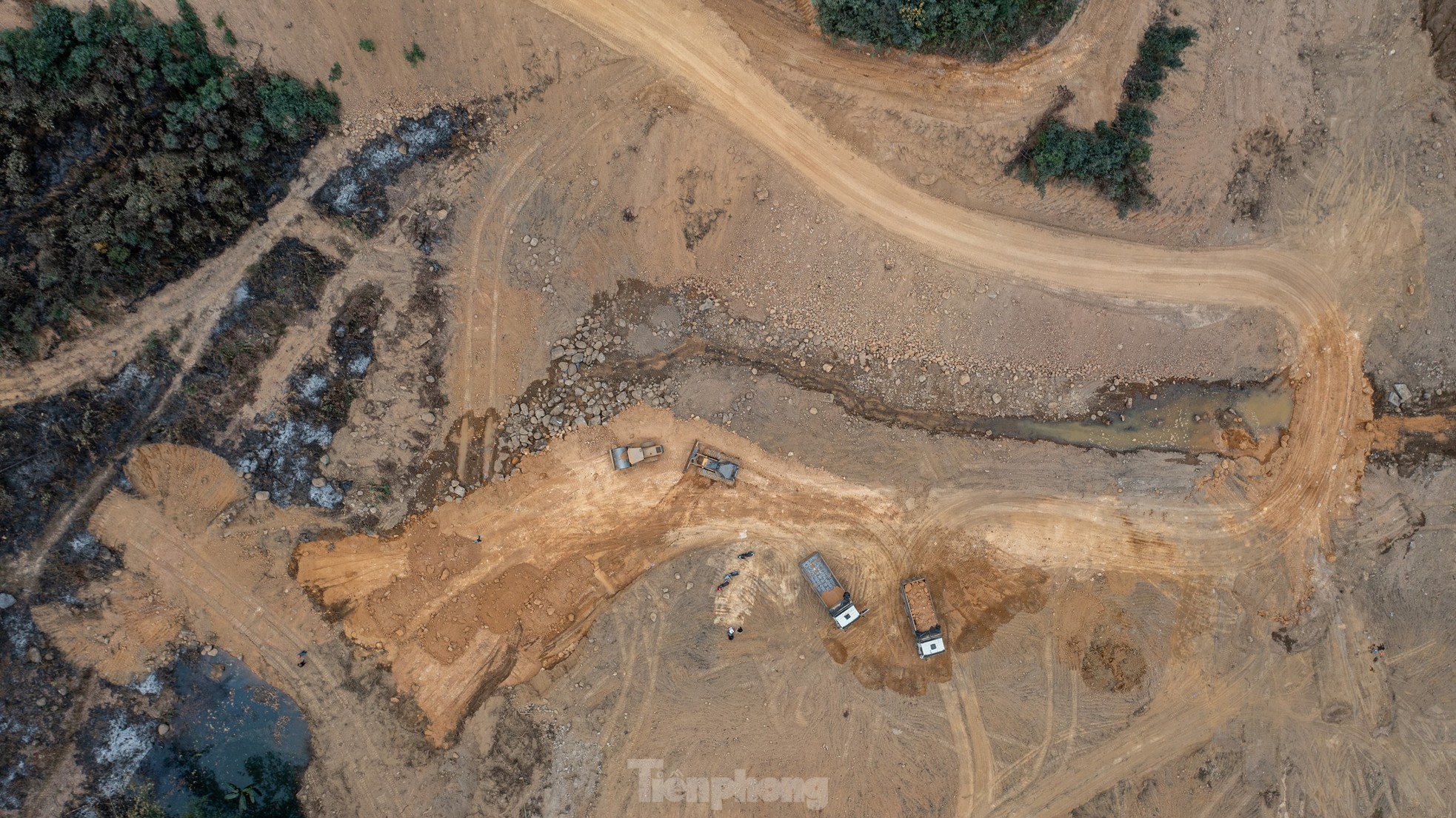 Le projet d'extension de la route « d'un billion de dollars » à Quang Ninh est en construction lente, photo 10