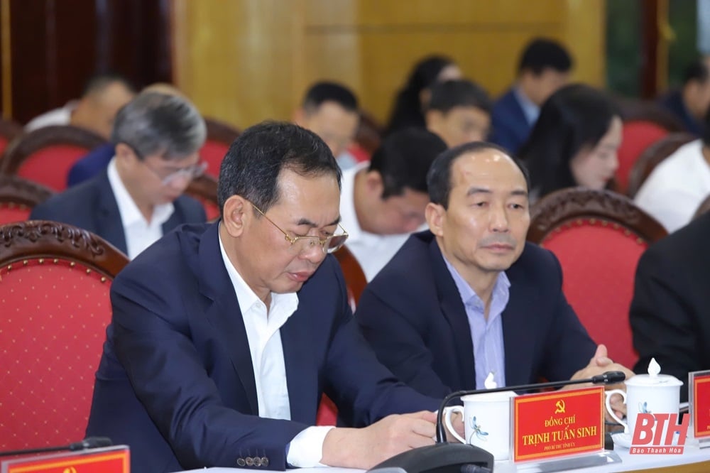 Le président Luong Cuong travaille avec le Comité permanent du Comité provincial du Parti de Thanh Hoa