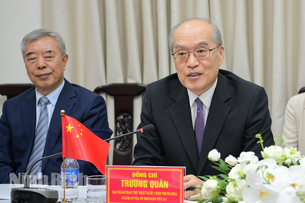 Hochrangige Delegation des Obersten Volksgerichtshofs Chinas arbeitet in der Provinz Ninh Binh