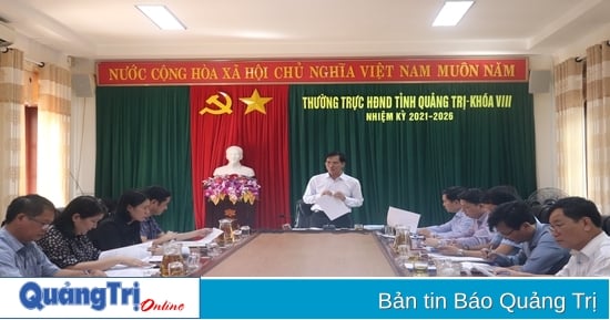 The Economic - Budget Committee of the Provincial People's Council worked with Dong Ha City and Quang Tri Town to review the content submitted to the 28th session of the 8th Provincial People's Council.