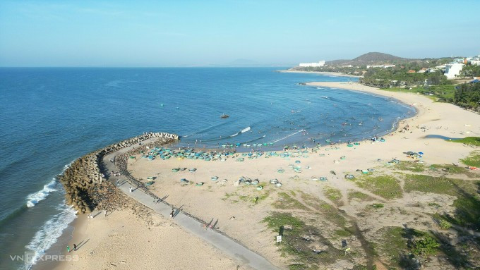 Ong Dia Stone Beach (Stadt Phan Thiet), wo viele Touristen zum Schwimmen und Fotografieren herkommen. Foto: Viet Quoc
