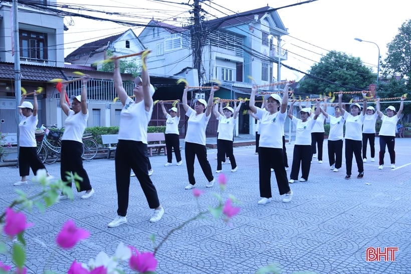 Le Festival de chant des personnes âgées de la région I a eu lieu du 29 au 30 septembre à Ha Tinh.