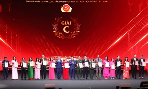 Provincial Media Center won 2 awards at the Golden Hammer and Sickle Journalism Awards