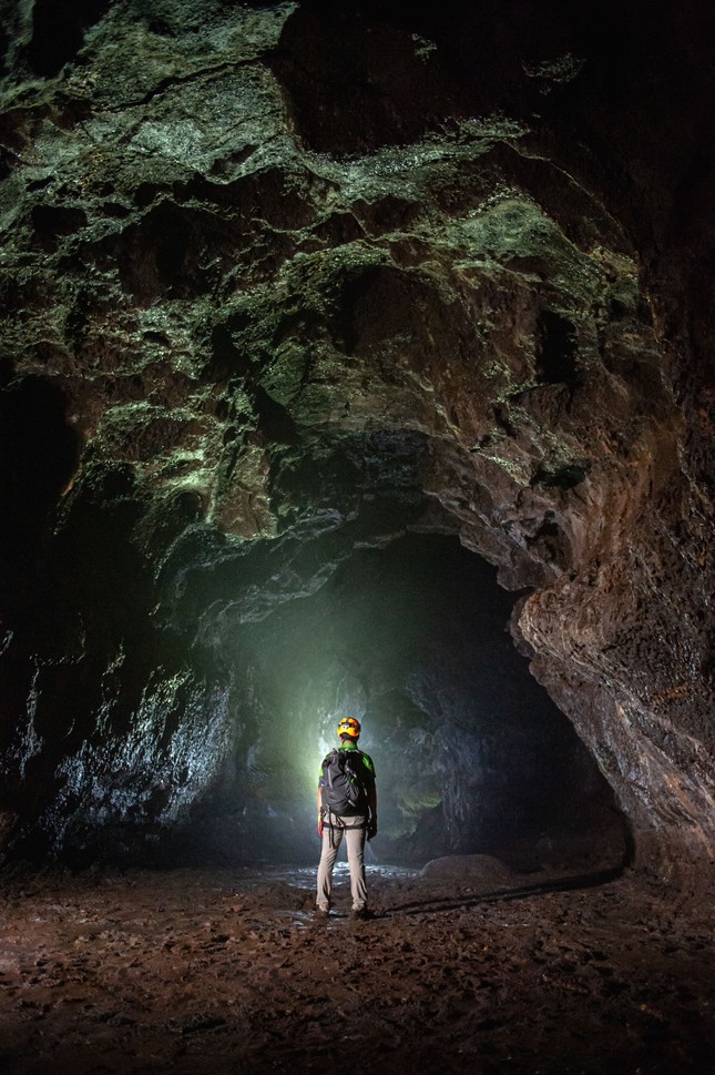 'Entrando' en la cueva volcánica más magnífica del sudeste asiático en Dak Nong foto 5