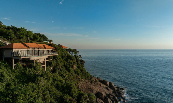 Banyan Tree Lang Co won Asia's Leading Luxury Beach Resort. Photo: Booking