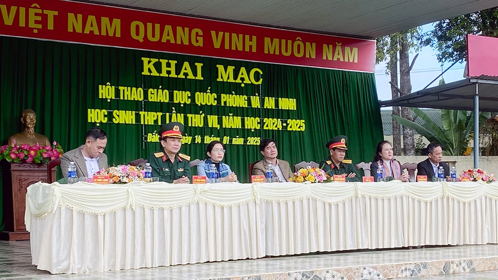 Khai mạc Hội thao Giáo dục quốc phòng và an ninh học sinh trung học phổ thông tỉnh Đắk Lắk lần thứ VII, năm học 2024-2025