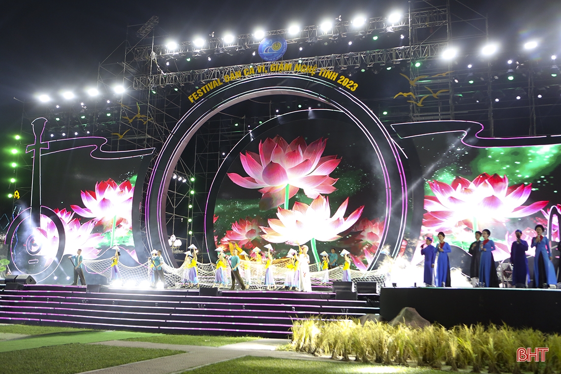 Ha Tinh a remporté le grand prix au festival de la chanson folklorique Nghe Tinh Vi et Giam 2023