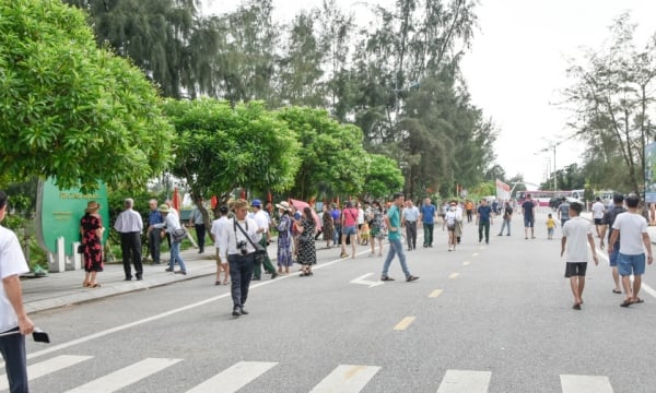 Du lịch phát triển mạnh mẽ ở vùng biên Móng Cái