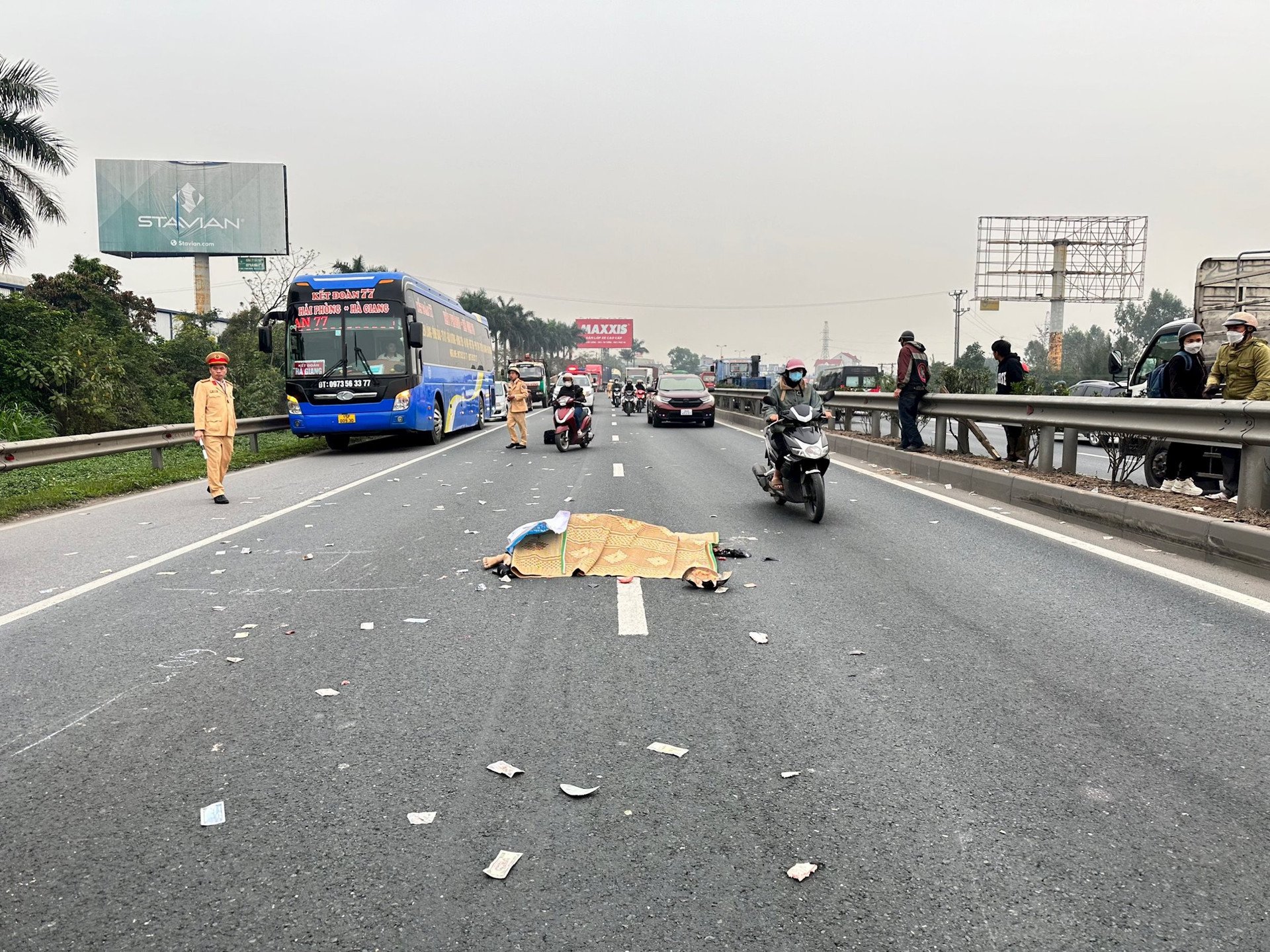 Nghi còn một phương tiện khác liên quan