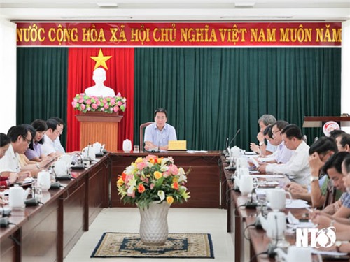 Das Volkskomitee der Provinz hielt eine Sitzung ab, um sich die Organisation des Ninh Thuan Food Festival anzuhören – Begrüßung des neuen Jahres 2024