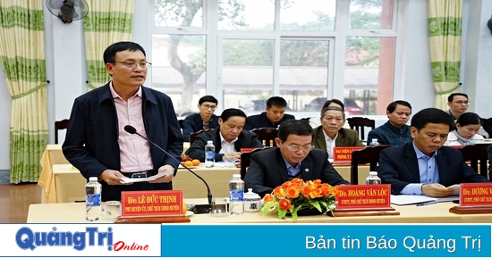 The Provincial People's Committee works with Hai Lang district on the results of implementing economic development tasks.