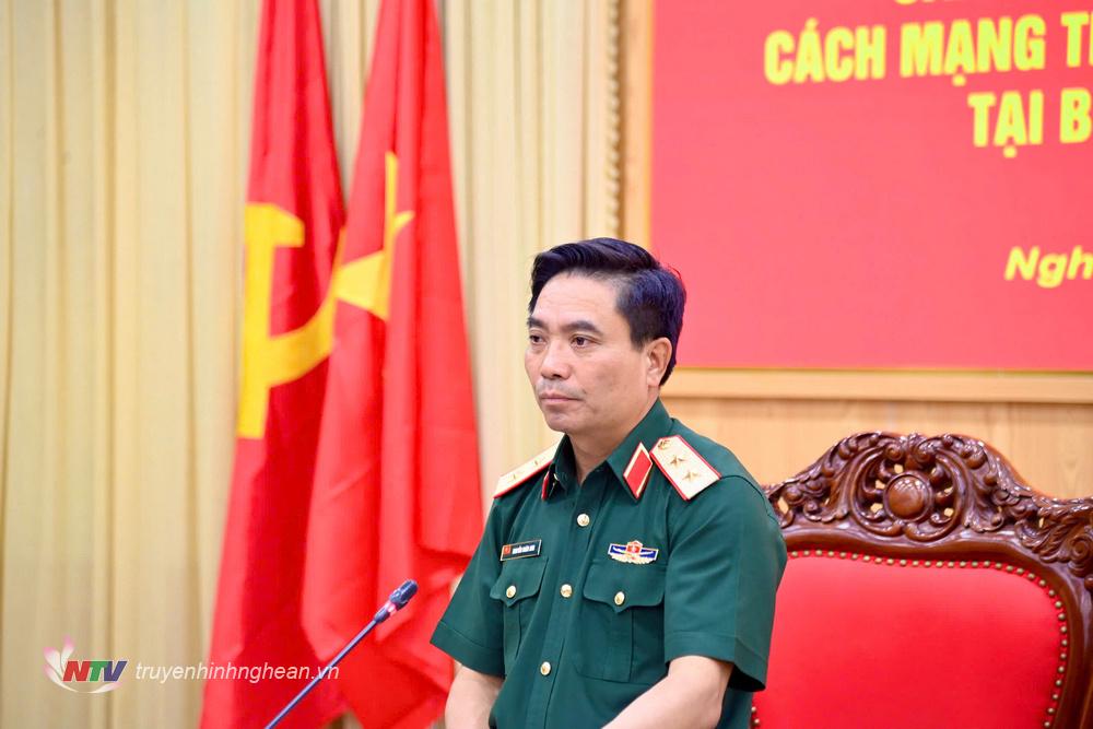 El subjefe del Estado Mayor General del Ejército Popular de Vietnam inspecciona la preparación para el combate en la Guardia Fronteriza de Nghe An