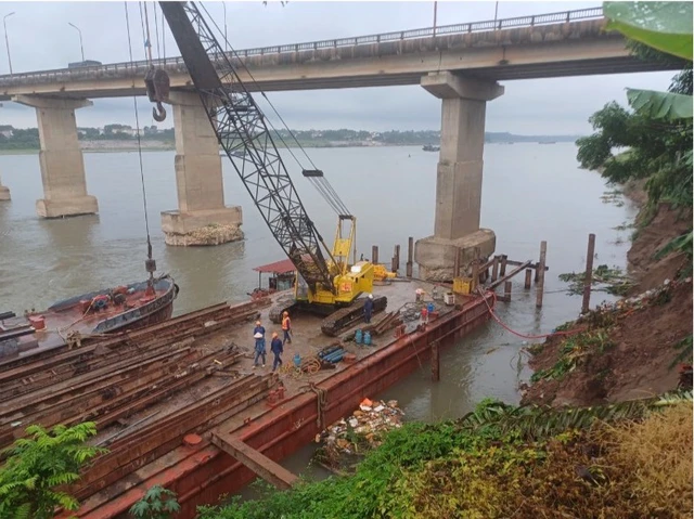 Ban 3-axle trucks and passenger vans with more than 29 seats from traveling through Trung Ha Bridge