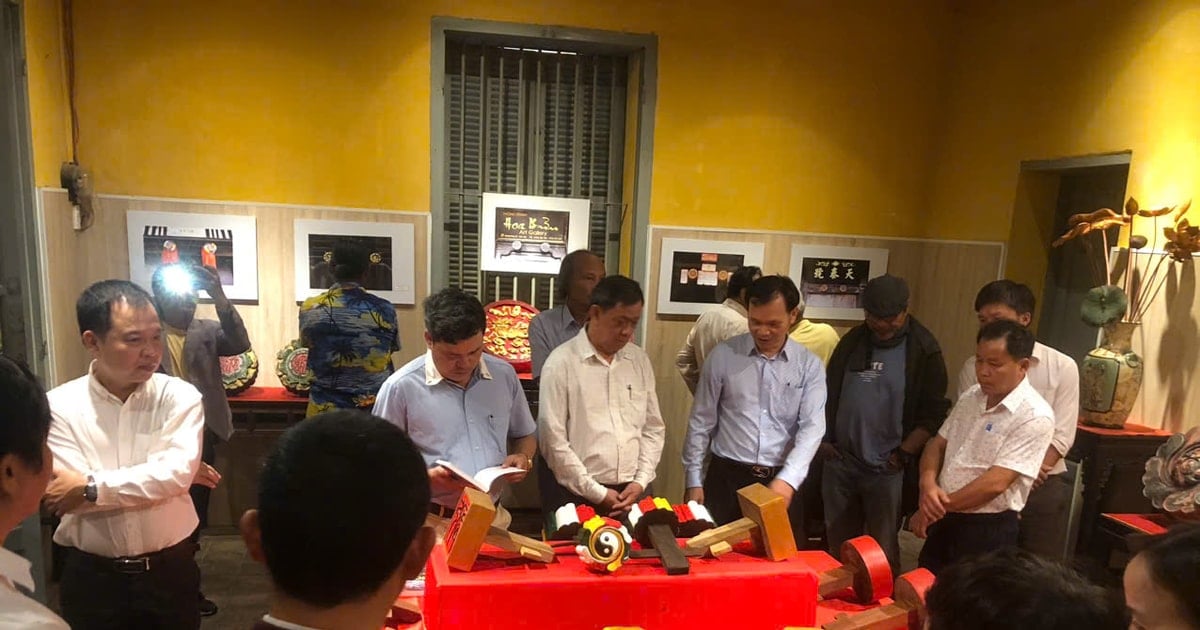 Hoi An exhibe una colección de esculturas sobre los ojos de las puertas.