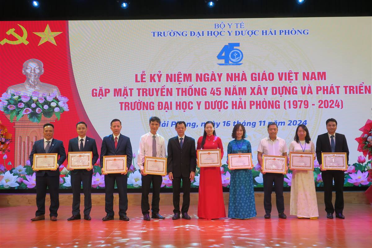 L'Université de médecine et de pharmacie de Hai Phong est fière de son parcours de 45 ans de construction et de développement.