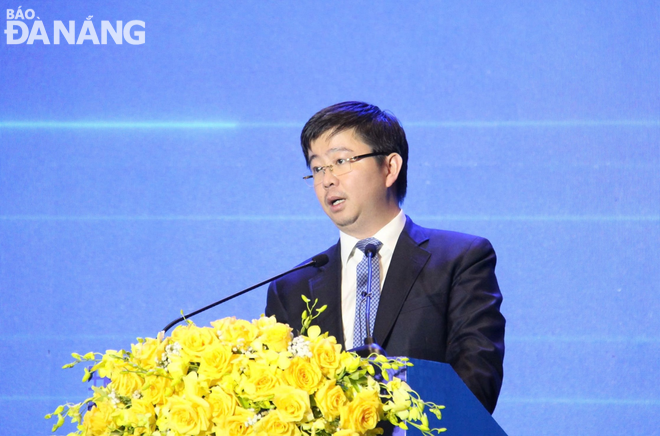 Deputy Minister of Information and Communications Bui Hoang Phuong gave a speech. Photo: M.Q