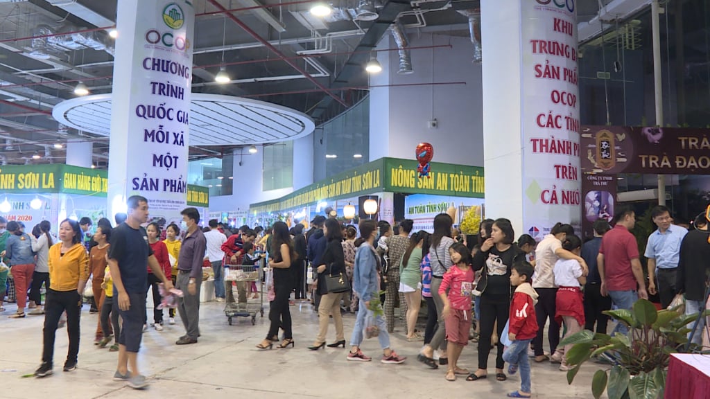 تم تحديد معرض Quang Ninh OCOP لعام 2020 رسميًا من قبل وزارة الصناعة والتجارة باعتباره برنامجًا سنويًا للترويج التجاري الوطني.
