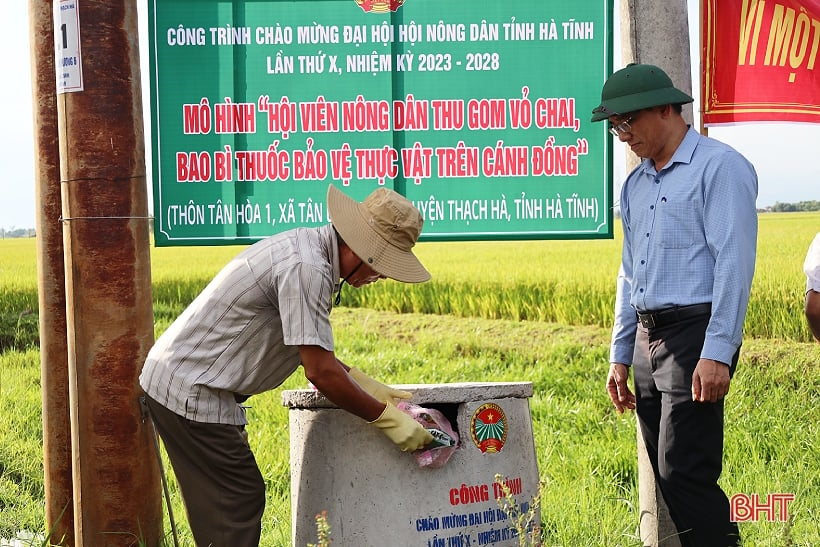 Nông dân Hà Tĩnh ra quân thu gom vỏ chai, bao bì thuốc BVTV