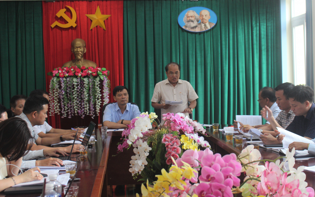 Vice Chairman of Lak District People's Committee Vo Thanh Hue clarified some related contents.