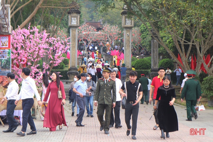 Numerosas actividades con motivo del 300 aniversario del nacimiento de Hai Thuong Lan Ong